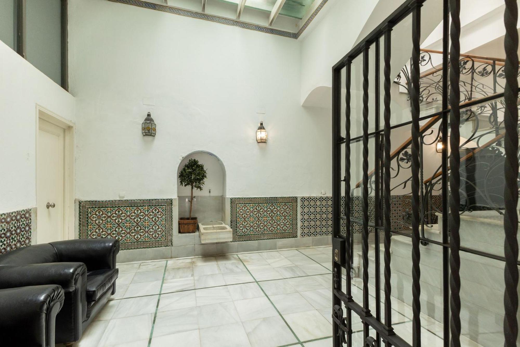 Charming 2 Bedroom Boutique Triplex Apartment With Private Terrace At Seville City Center By Ocityzen Esterno foto